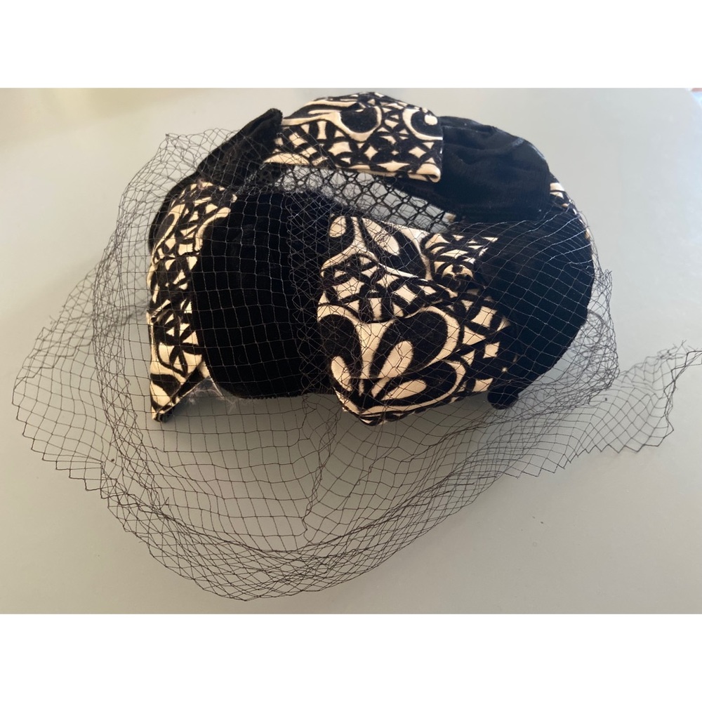 Vintage Black Velvet and White Satin Pill Hat